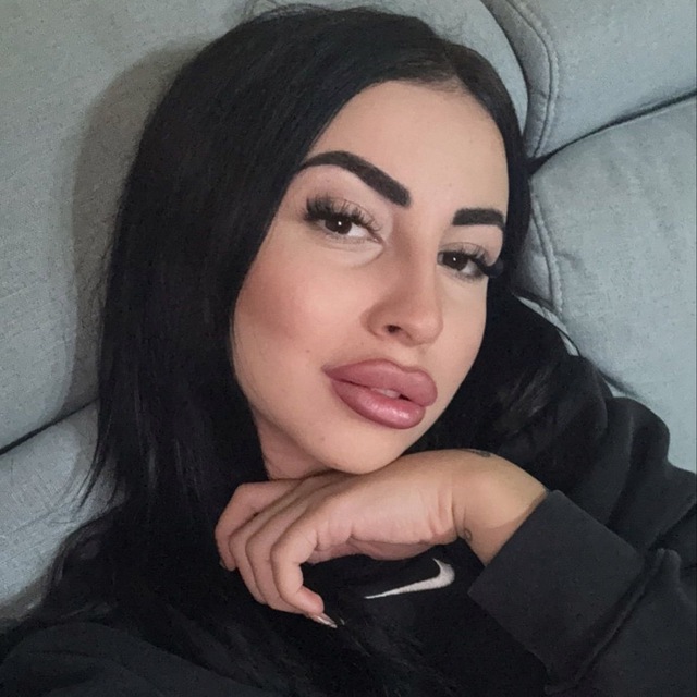 immagine profilo del bot telegram di ✶ 𝑪𝒐𝒎𝒎𝒆𝒏𝒕𝒊 𝒃𝒚 𝑺𝒉𝒂𝒓𝒐𝒏 ✶